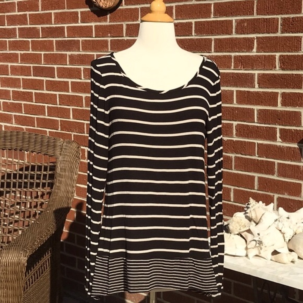 BCBG Maxazria Top